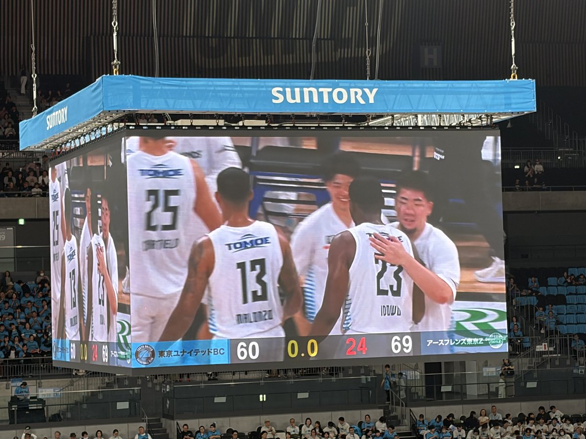 yasshi9999's tweet photo. 今シーズンRS初観戦は有明アリーナでアスフレ vs TUBC！
いつもやってるファールゲームを相手チームにされる日が来るとは思わなかったw
今年のアスフレ少し強いかも！
蒲田の壁もお疲れ様です
https://t.co/d8p8VUhHNyで7293人はスゴイかも👍 https://t.co/AsuvGP6WRj