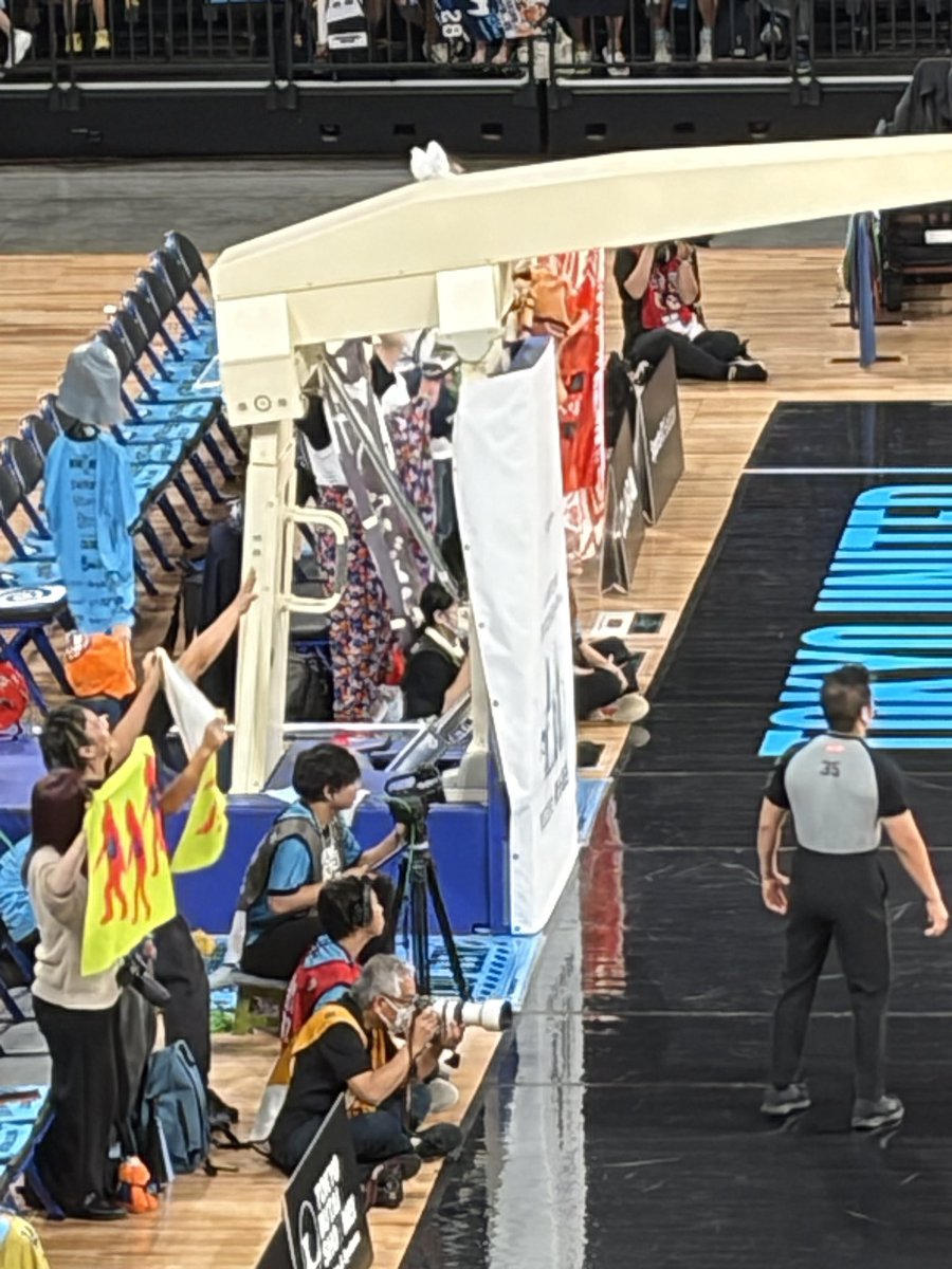yasshi9999's tweet photo. 今シーズンRS初観戦は有明アリーナでアスフレ vs TUBC！
いつもやってるファールゲームを相手チームにされる日が来るとは思わなかったw
今年のアスフレ少し強いかも！
蒲田の壁もお疲れ様です
https://t.co/d8p8VUhHNyで7293人はスゴイかも👍 https://t.co/AsuvGP6WRj