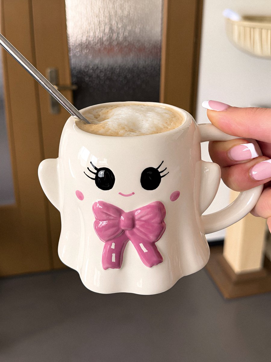 gardenofcolours's tweet photo. cute ghost mug 🎀👻 https://t.co/KIdz3LohWq