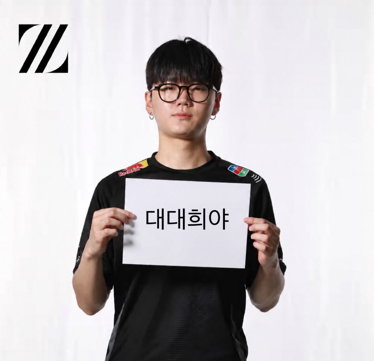 crusty_ow's tweet photo. GGs @FalconsEsport @T1_official_gg 

@ggultaek_ow 택아 고생했어. https://t.co/KClNZACuLn