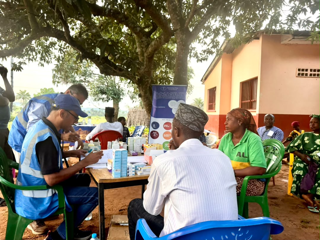 HumanityFirstUK's tweet photo. 160 people. One medical camp. Care brought closer to home. 🇬🇳

Humanity First recently held a medical camp in Dobaya, Kinda, Guinea, providing essential healthcare to people in the local community.

Help us reach the next community 👉 https://t.co/ac3fMrbgsg https://t.co/iHGJ5X3hx5