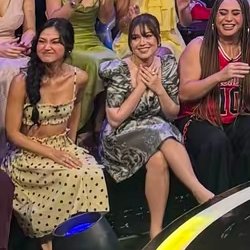 krsytaluver's tweet photo. Chikahan nina Krystal at Karina Bautista para sa Deal or No Deal episode na ipapalabas tonight yata. Sana magka-work sila soon, tapos pareho silang psychopathic yung roles. 

#KrystalMejes
#KarinaBautista https://t.co/MS5QMvl7uz