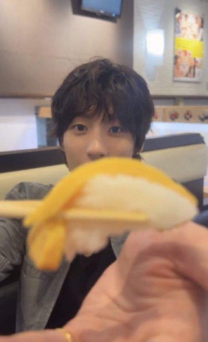 nuoton_'s tweet photo. 왜케차카니가나디. . . https://t.co/IZtUzjAzc2