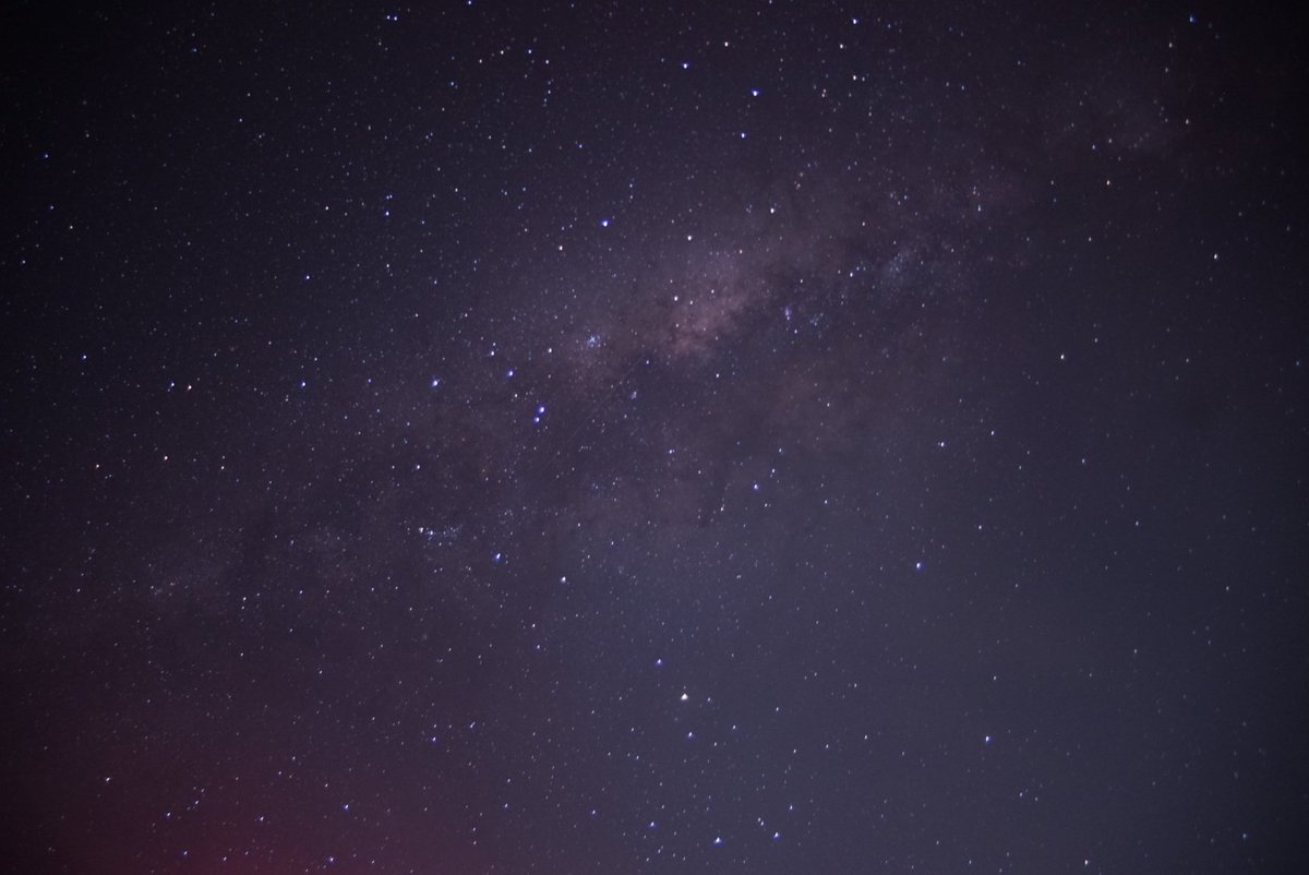 roboapologist's tweet photo. This is your sign to go out in the sticks and take photos of the night sky https://t.co/FFX43nrYgk