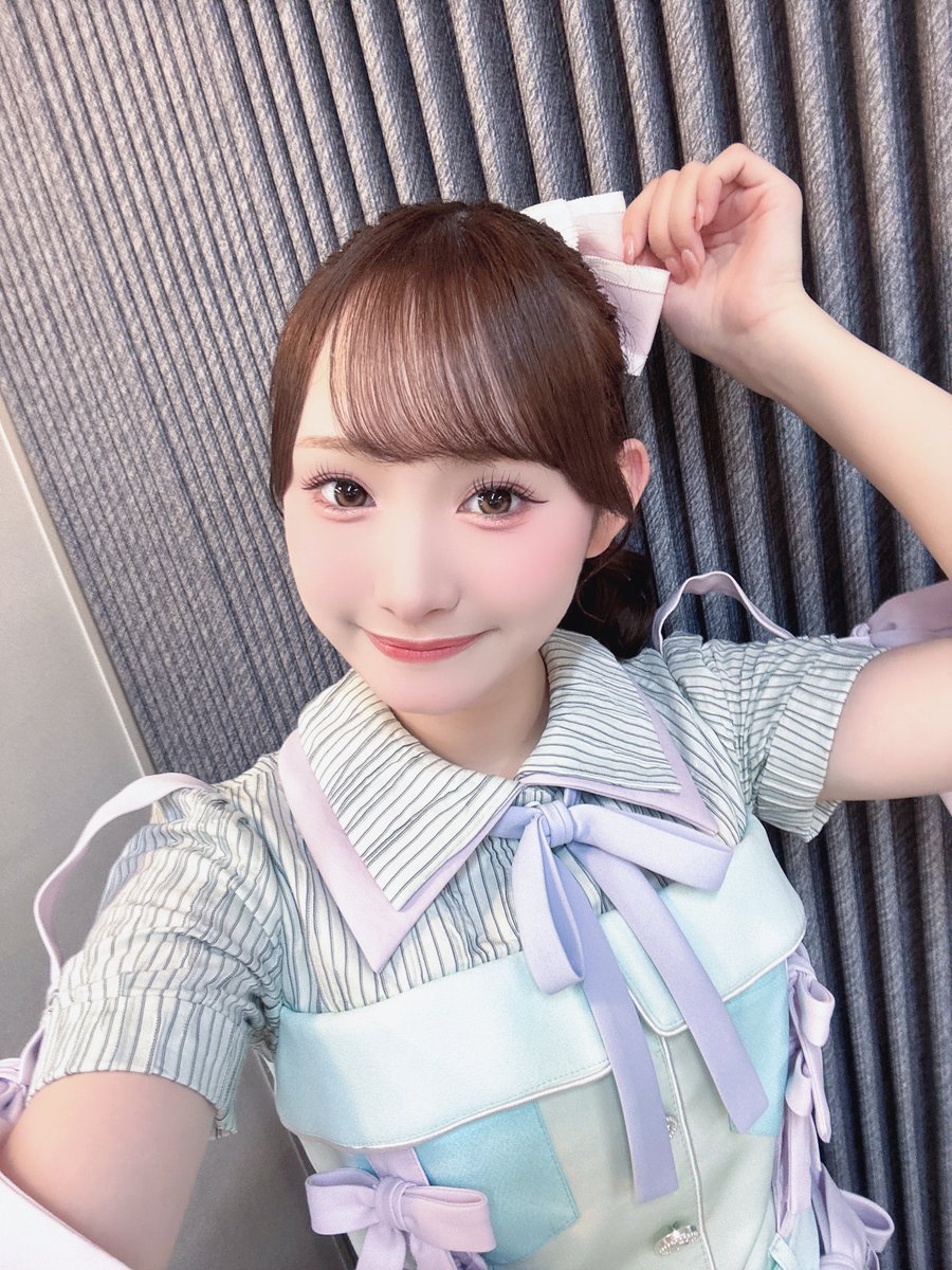 yamano_arisu's tweet photo. スペシャルライブin大阪
ありがとうございました！！🐙💘

5thシングル皆さんと素敵な思い出を
作れて嬉しいです🥰

今日はあおさんと髪飾り交換したよ😻💖
ポニーテールだっち🎀🐿🎶
明日の福岡も楽しみ〜♡
#ニアジョイ https://t.co/h3vxvizyCH