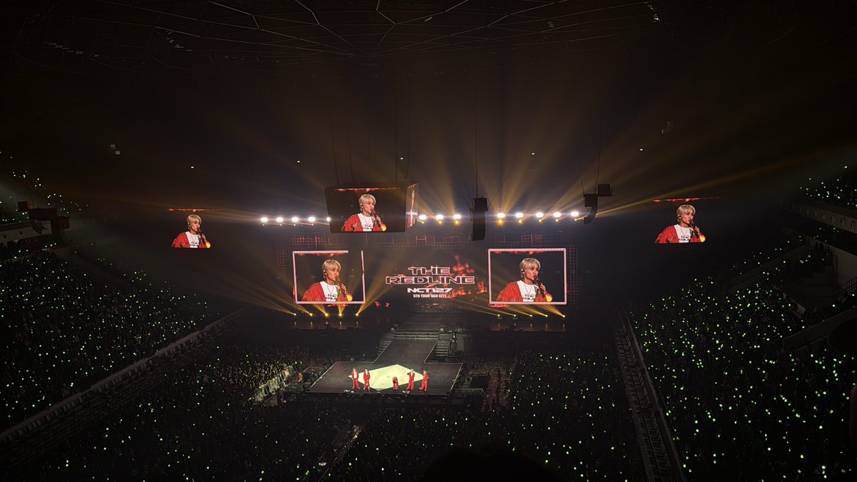 punyaaingeta's tweet photo. haechan bilang nanti kalo bisa 3 hari yaa sama jungwoo dan doyoung kalo balik lagi kesini… 🥺

 #THE_REDLINE_JAKARTA  #NCT127
#NCT127_5TH_NEOCITY_THE_REDLINE https://t.co/KIxxHY2yRN