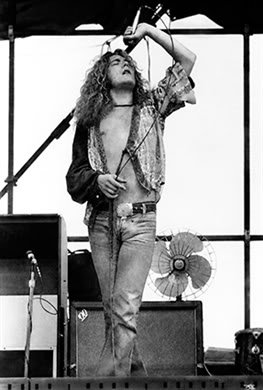 No_Quarter4's tweet photo. Ahhhhhhhhh A #GoldenGod 🙏🏻
#Planty
@RobertPlant
#LedZeppelin https://t.co/PBCu1QxOBz