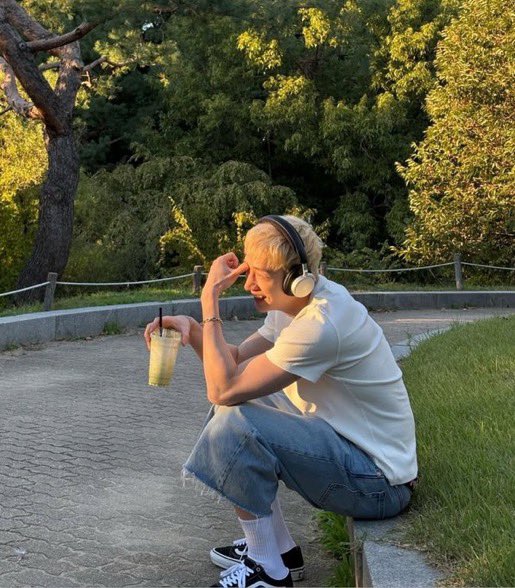rachaphobic's tweet photo. so glad hypocrisy exists so chan can hate on matcha on live then posts a pic drinking it https://t.co/bJs3KuLZar