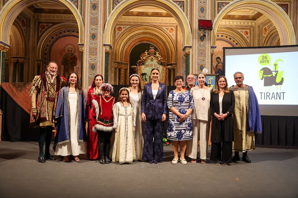JCF_Valencia's tweet photo. 📖 La falla @najordana ha donat inici a una nova edició del Tirant de Lletra amb l’acte inaugural celebrat al Centre Cultural @La_Beneficencia .

👑 La Fallera Major de València, Carmen Prades Gil, ha volgut acompanyar a la comissió en esta cita tan especial i ha participat en l’inici de la lectura del Tirant lo Blanc.

✨ Amb este acte, arranca una nova setmana dedicada a la literatura valenciana, la cultura i la festa fallera, posant en valor les nostres tradicions i la participació ciutadana.

📸 @Fotofilmax