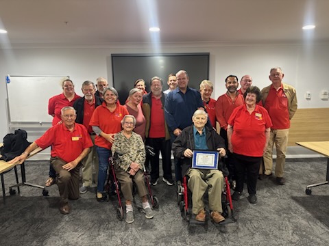 RotaryPMQWest's tweet photo. We recently visited Garden Village Port Macquarie to spend time with our Charter Member, Reg Fowler, and present him with his Charter Certificate and Pin 🎖, recognising an incredible 55 years of Rotary membership.

Congratulations Reg on this remarkable milestone! 

#rotary https://t.co/kbPn6tJPTr