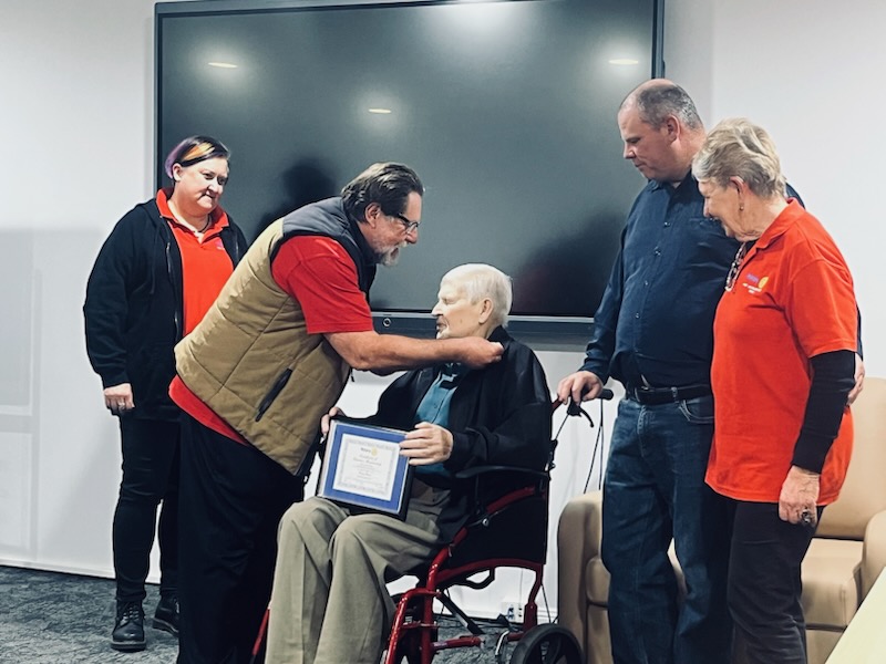 RotaryPMQWest's tweet photo. We recently visited Garden Village Port Macquarie to spend time with our Charter Member, Reg Fowler, and present him with his Charter Certificate and Pin 🎖, recognising an incredible 55 years of Rotary membership.

Congratulations Reg on this remarkable milestone! 

#rotary https://t.co/kbPn6tJPTr