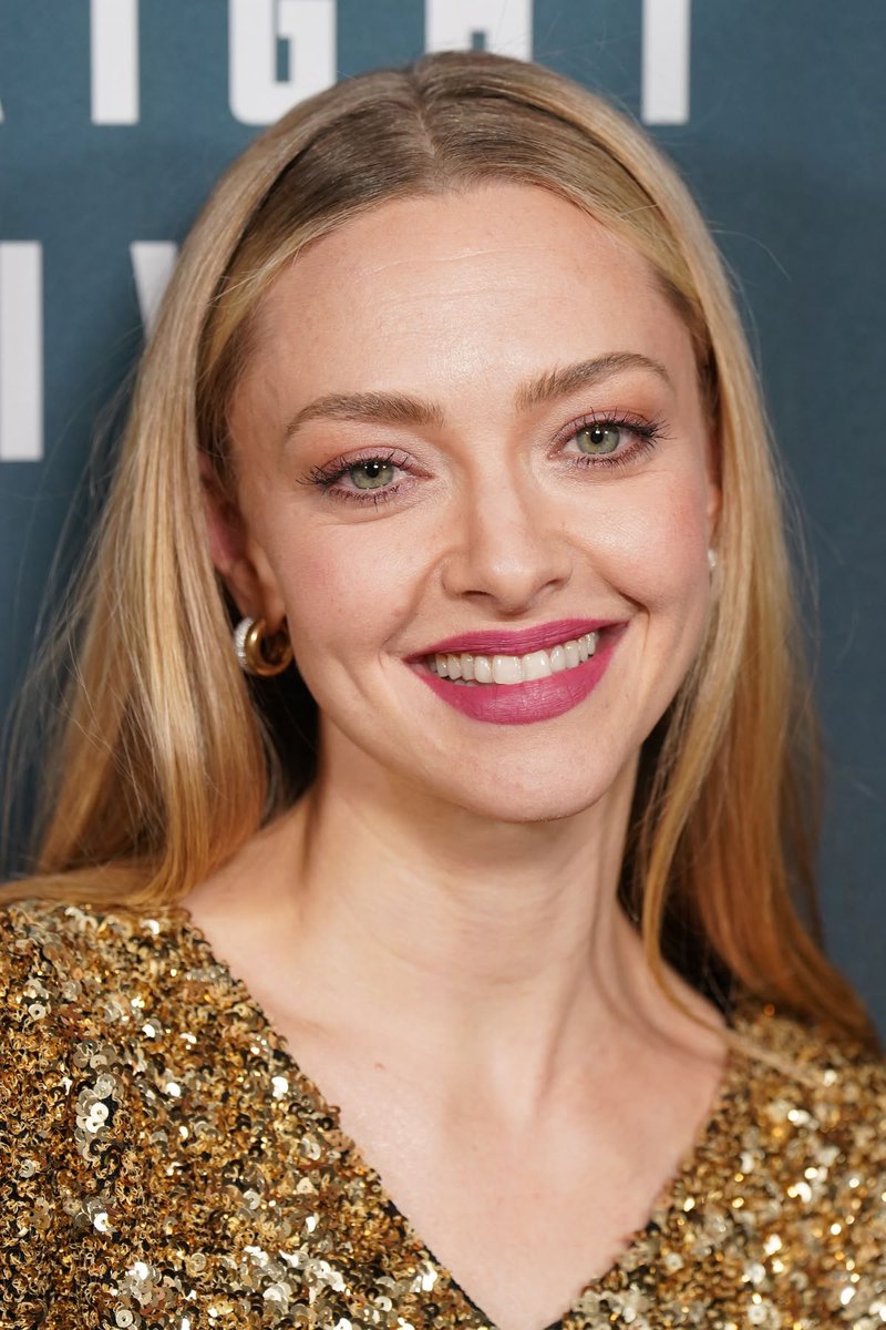 panels96259's tweet photo. You have 3 seconds to choose a blonde

A)  Sydney Sweeney
B) Margot Robbie
C) Amanda Seyfried
D) Brie Larson https://t.co/fKXCN2CCF6