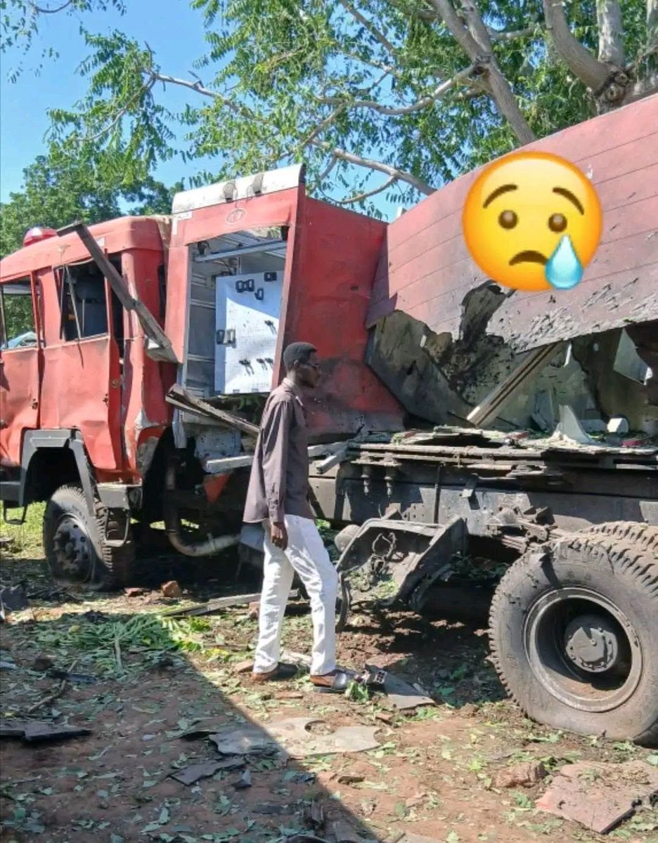 ahmdothmanahmd's tweet photo. Four civilians, including a child and a woman, were killed and others injured after an airstrike carried out by drones belonging to the Rapid Support Forces (RSF) targeted residential neighborhoods in the city of Dilling, South Kordofan State, on Friday evening https://t.co/L9Ol3fV73T