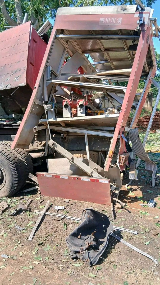 ahmdothmanahmd's tweet photo. Four civilians, including a child and a woman, were killed and others injured after an airstrike carried out by drones belonging to the Rapid Support Forces (RSF) targeted residential neighborhoods in the city of Dilling, South Kordofan State, on Friday evening https://t.co/L9Ol3fV73T