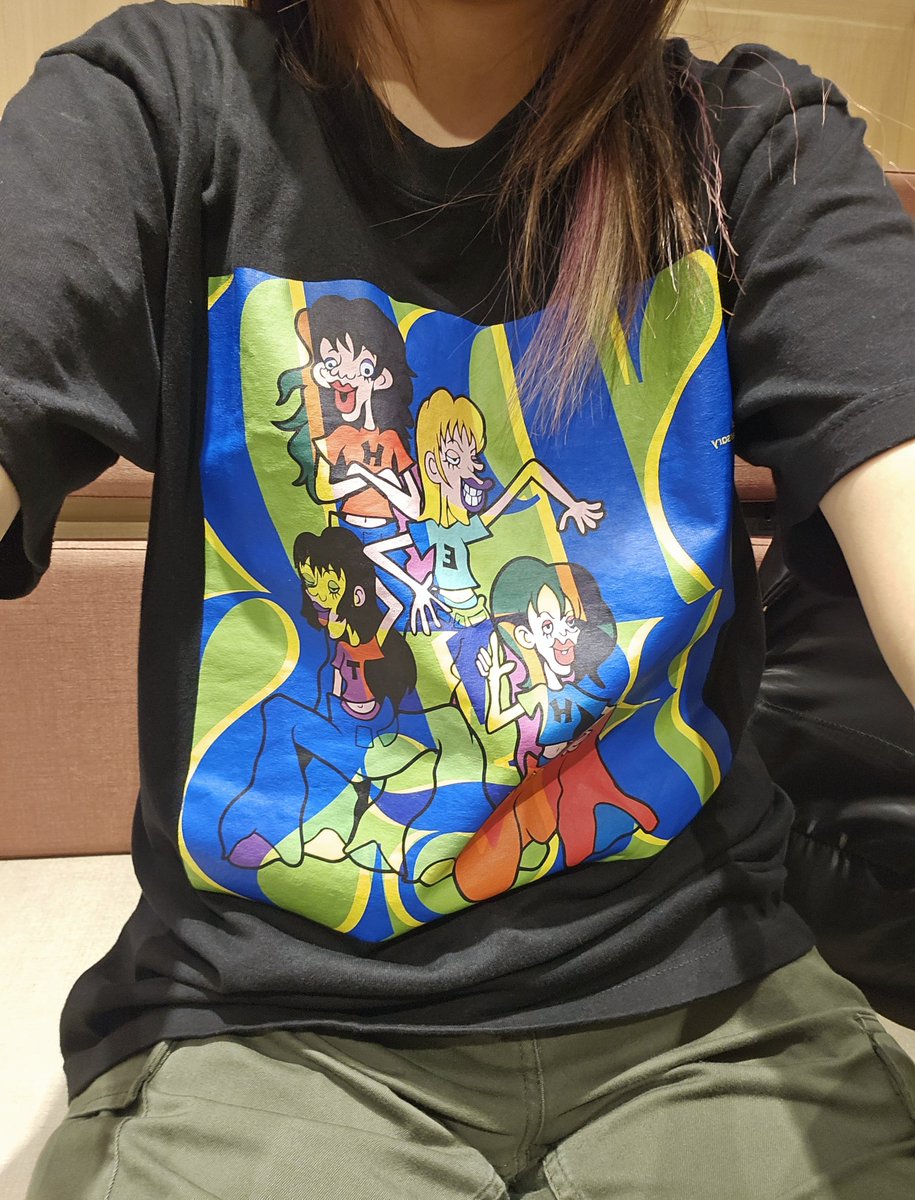 MikuWorld_922's tweet photo. SPEEDのTシャツでユニバ行ったの。そしたらレジでお店のキャストさんが

「SPEEDですか？！😍」って、、！

素晴らしくない？！✨
これでSPEEDってわかってくれるの！！！

「そうです！30周年で！！明日大阪でライブなんですよ！！！寛子ちゃんが！！！😍」

ってテンション高く言ってしまった笑笑笑 https://t.co/NwQ3Dahal3