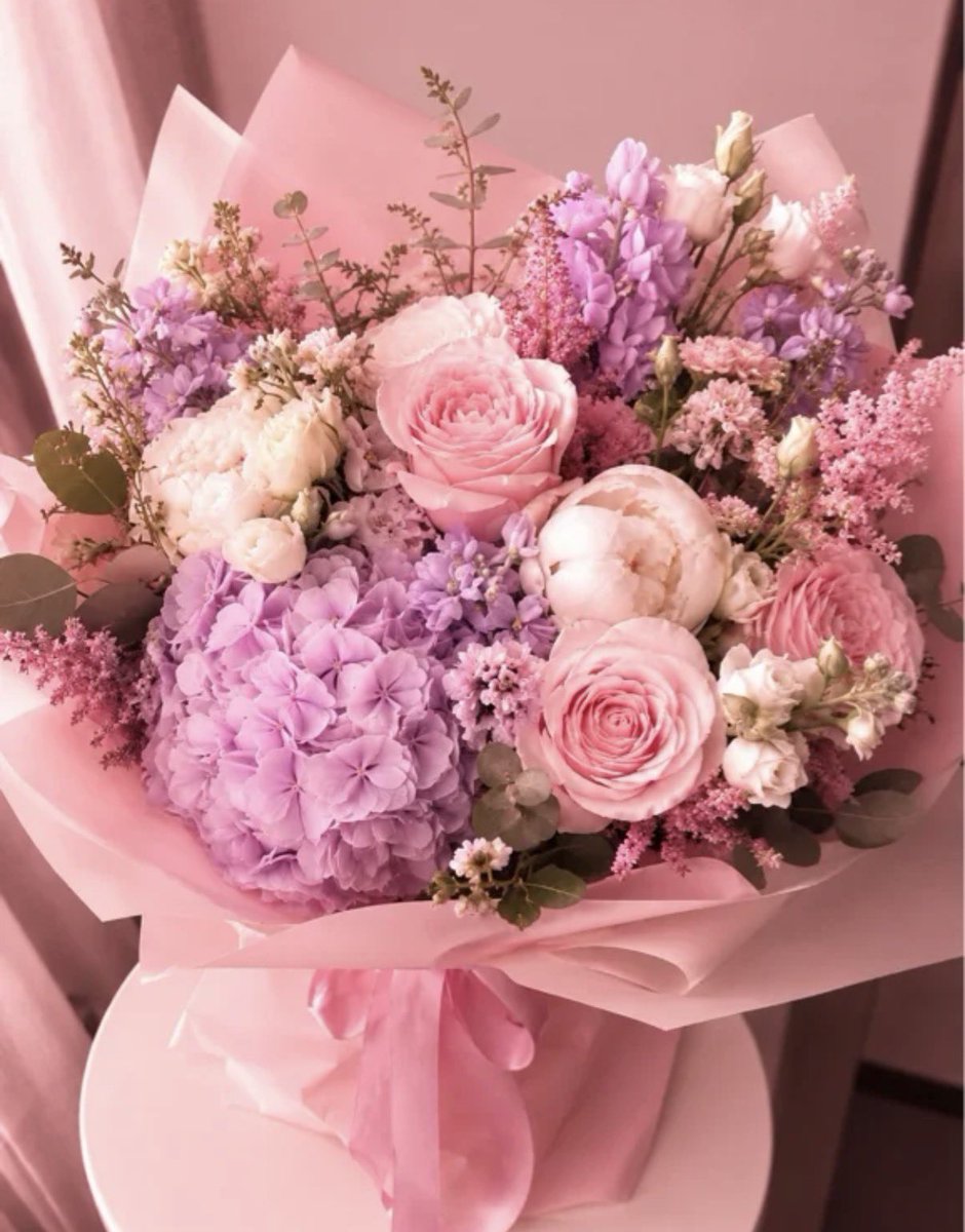 MissLouFindom's tweet photo. I just received a gift from T via @official_throne Good boy 😈

#throne #wishlist https://t.co/gw8T6sqzmK https://t.co/7z05J6uVgJ