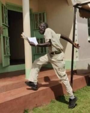 nicki_zim's tweet photo. C.H Mukungunugwa at cde Tagwirei's office tomorrow https://t.co/nriDPIhQDz