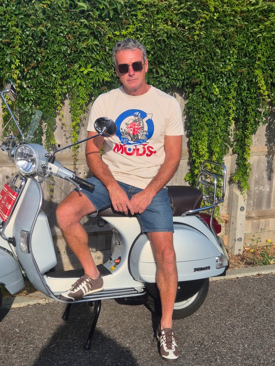 theAngieTaylor's tweet photo. All my tees are ON SALE this autumn. And there’s FREE UK DELIVERY this weekend! Not just for punks either. Check out my Mod tees. Modelled by my friend, Paul &amp; his beautiful vespa! We also have Lambretta versions! @TMolotovs #mods https://t.co/d22cEpX6ZG https://t.co/fpmTM4ao2W