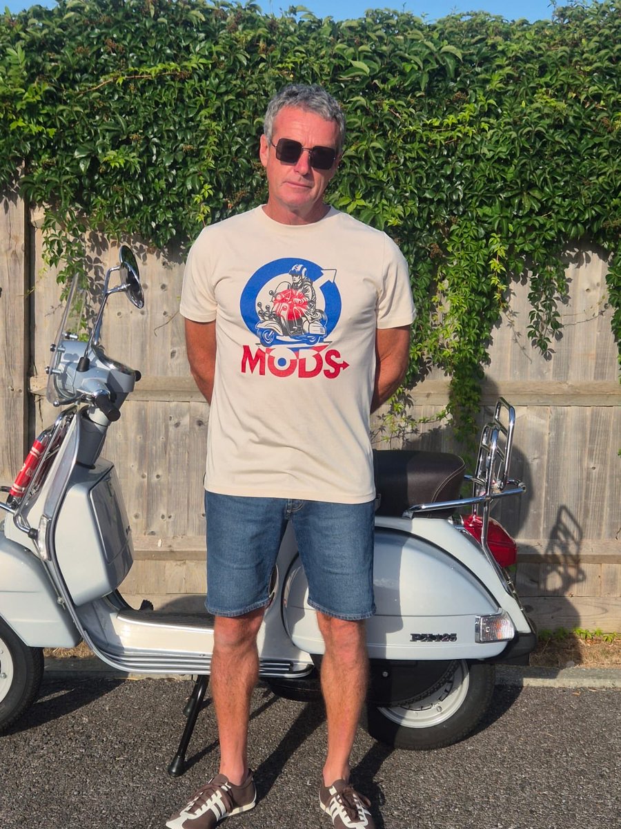 theAngieTaylor's tweet photo. All my tees are ON SALE this autumn. And there’s FREE UK DELIVERY this weekend! Not just for punks either. Check out my Mod tees. Modelled by my friend, Paul &amp; his beautiful vespa! We also have Lambretta versions! @TMolotovs #mods https://t.co/d22cEpX6ZG https://t.co/fpmTM4ao2W