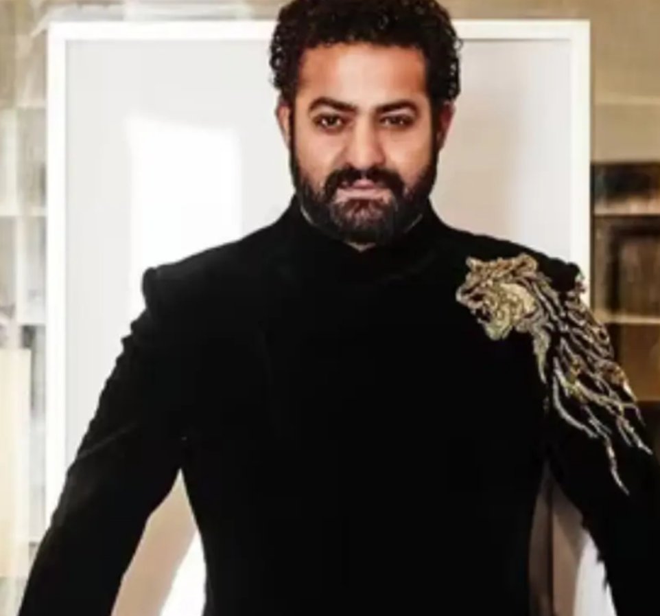NewsX's tweet photo. Jr NTR Breaks Silence On AI-Morphed Chuttamalle Video: ‘Will Not Spare Any Of You’👇
https://t.co/Dq0OGY6VX7
#JrNTR #Chuttamalle #AIMorphedVideo #TollywoodNews https://t.co/FTbTAq5DiA