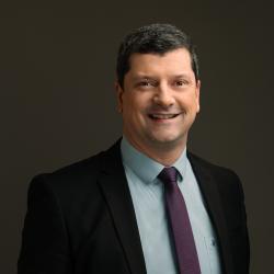 french_report78's tweet photo. 🔴💸 INSOLITE | La Chambre régionale des comptes épingle les frais du président LR du Territoire de Belfort, Florian Bouquet.

💸 48 % des opérations contrôlées concernent des restaurants proches du siège du Département.

💸 Un repas pour 4 : une bouteille de vin et… 12 digestifs, avec pour seule mention « frais divers ».

💸 Convives et motifs des repas souvent non renseignés, justificatifs parfois absents.

💸 Une DS7 parcourant plus de 37 000 km par an, sans carnet de bord permettant de distinguer déplacements professionnels et privés.

La CRC juge ses frais de mission "insuffisamment encadrés".

(Chambre régionale des comptes de Bourgogne-Franche-Comté.)