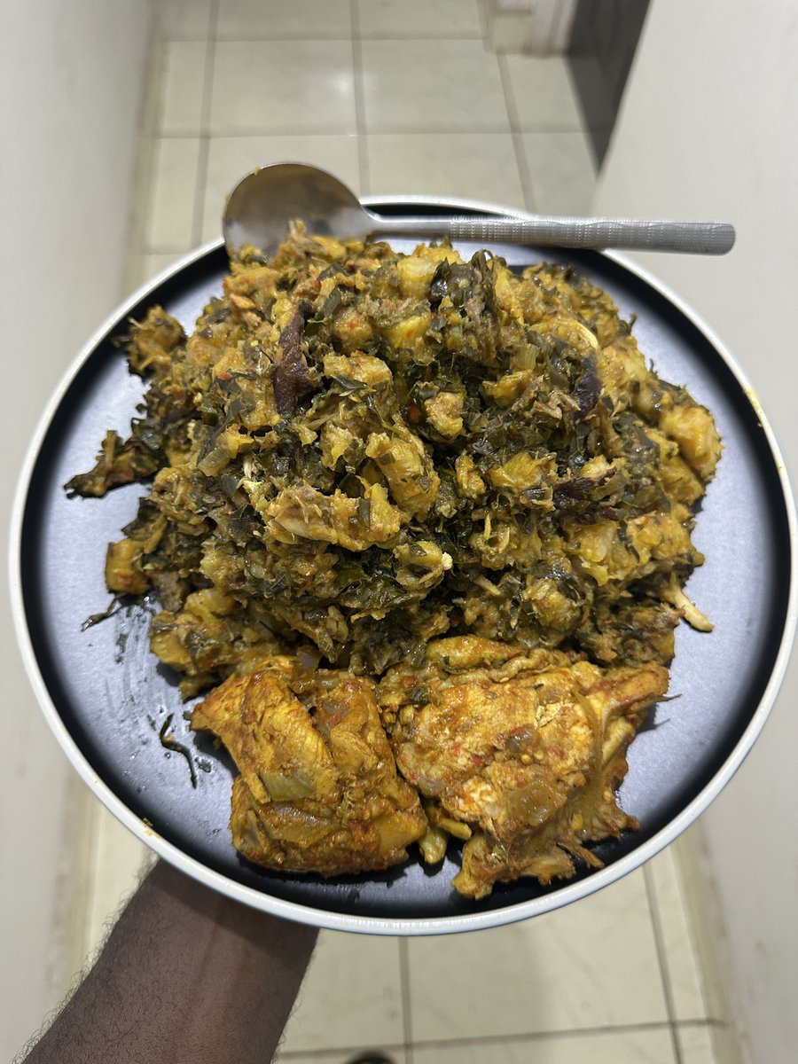 _Somtochi's tweet photo. Tell me about your week in four frames 🖼️ 🙏🏾

Here’s mine: 

F1- One of the best meal I’ve ever made (plantain porridge) 
F2- My body wash 
F3- Cartoon me 
F4- Can’t wait to get my package 😫 https://t.co/U6tRJ2KA3Z