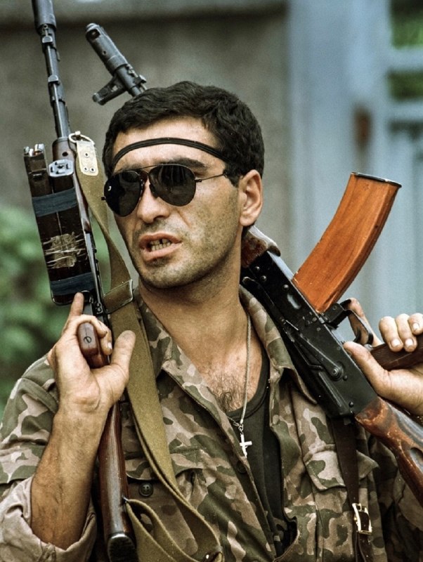 trip_to_valkiri's tweet photo. Georgian combatant armed with AK-74 rifles during the war in Abkhazia, 1992. https://t.co/yJ0EWx9GaM