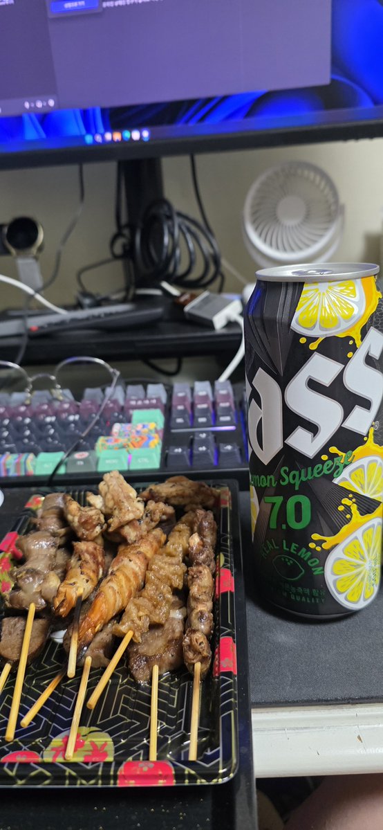 syh0063's tweet photo. + 집에와서 맥주한잔 https://t.co/ntXbTp6gPl