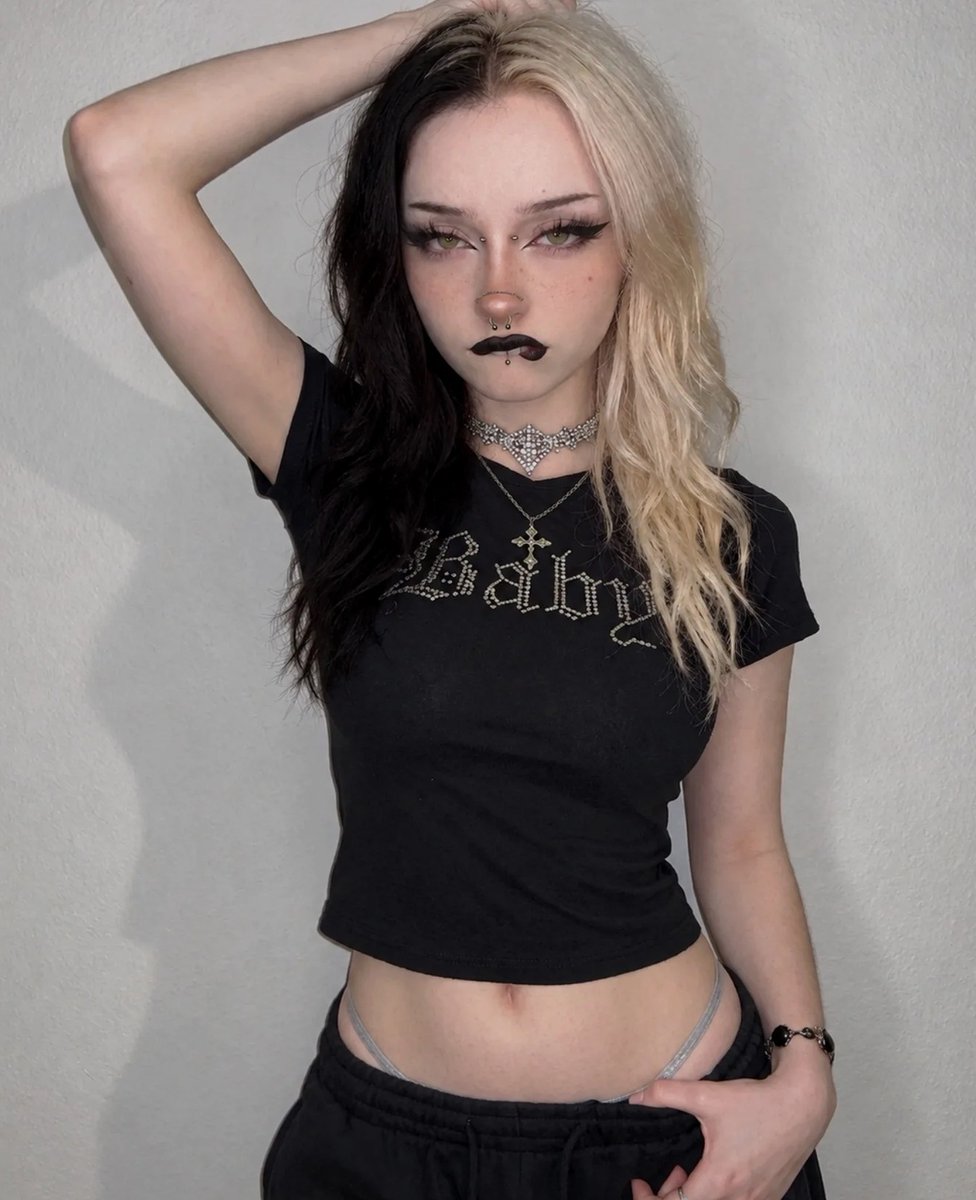 alyssaheartxoxo's tweet photo. if I ever look at you like this, just know you're in trouble https://t.co/Q5IzurTXw8