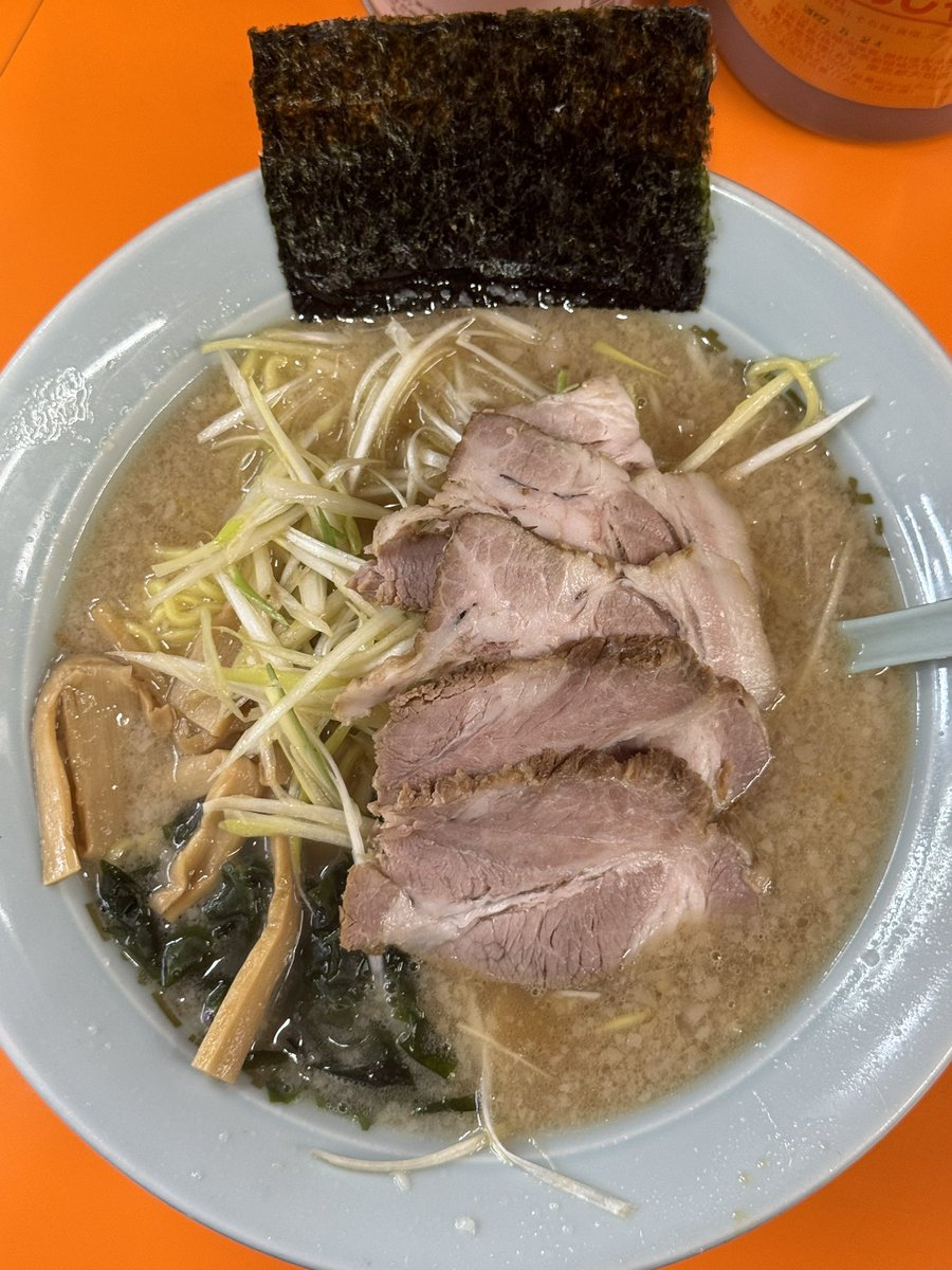 mescarbonicsub6's tweet photo. ラーメン部活動2026年550軒目は長岡のラーメンショップで、ネギチャーシューメン。
#ラーメン  #ramen #lamen #rahmen #中華そば #支那そば #つけ麺 #まぜそば https://t.co/sFWQG0jL9F