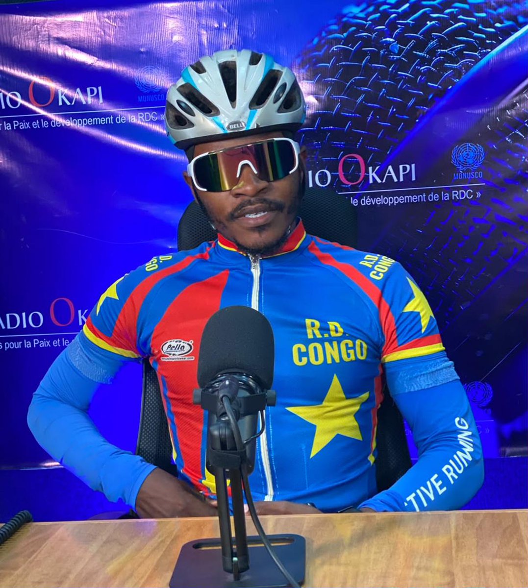 radiookapi's tweet photo. 🕊️ Le Président du Conseil national de la jeunesse de la RDC, Claude Mbuyi, a rencontré la famille de #MiguelMasaisai dans le cadre des préparatifs des hommages au cycliste congolais décédé tragiquement à Brazzaville. La date officielle des funérailles ainsi que le programme définitif de l’inhumation de celui qui pédalait pour la Paix dans les Grands Lacs seront communiqués prochainement par le Gouvernement. La jeunesse congolaise réaffirme son soutien à ses proches et au monde sportif. 🇨🇩🚴‍♂️#pedalforpeace
