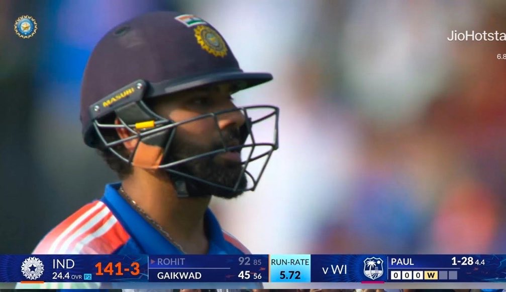 academy_dinda's tweet photo. Rohit Sharma— what a legend🙏🏽
Performed when the pitch was flat
Performed when the ball was swinging https://t.co/DDMFxvvCZa