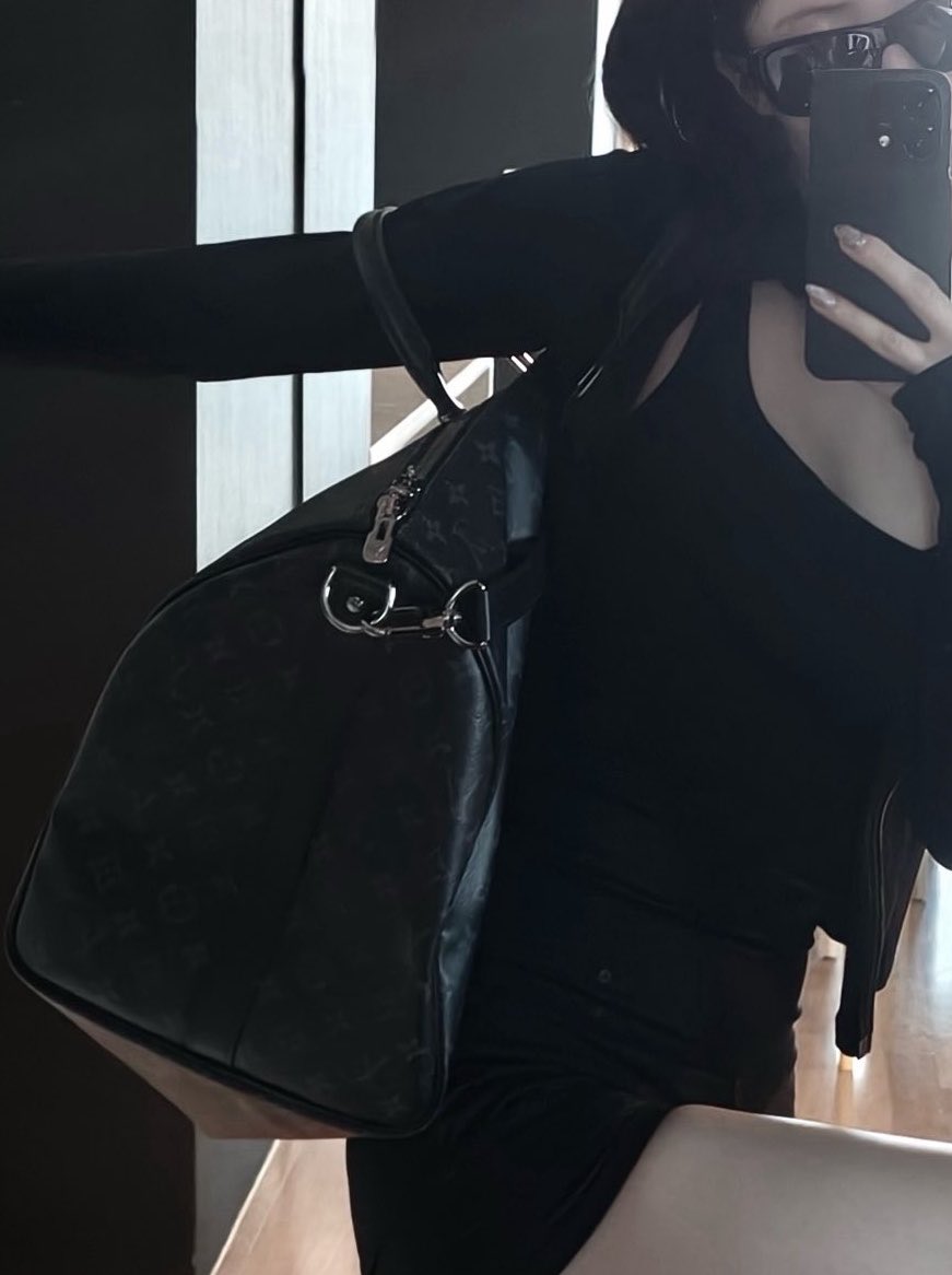 brrruhacesaaa's tweet photo. The LV bag…. are u thinking if what I’m thinking?🤔 https://t.co/fDX5GdCT03