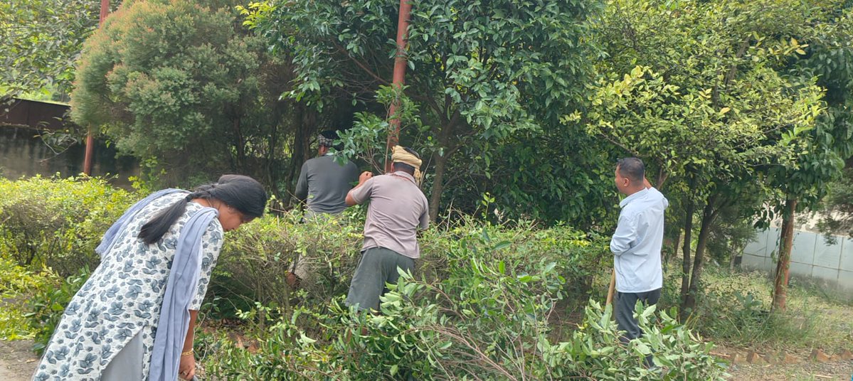EastKvk's tweet photo. Cleaning of office campus as a part of Swachhta Hi Seva 2026
#icar
#atari_zonevii
#cauimphal
#SHS2026
#SwachhtaHiSeva2026
@SwachhBharatGov
@swachhbharat
@MoHUA_India
@MoJSDDWS https://t.co/IRTk7T3bvq