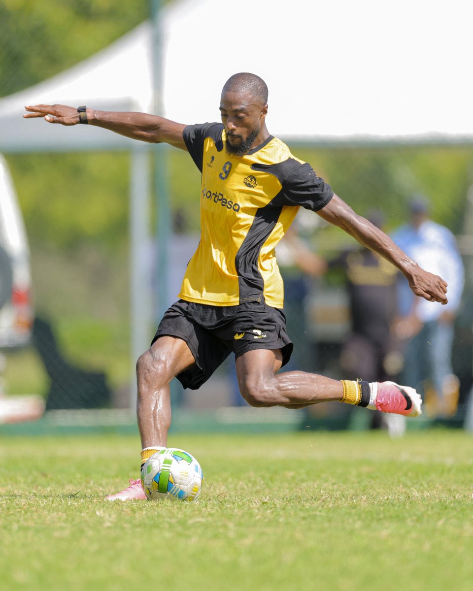 YoungAfricansSC's tweet photo. Leo tumecheza mchezo wa kirafiki dhidi ya JKT Tanzania katika viwanja vya Gymkhana, Dar Es Salaam na kupata ushindi wa Magoli 2-1

1. Clement Mzize ⚽️
2. Cheikh Toure ⚽️

#TimuYaWananchi 
#DaimaMbeleNyumaMwiko https://t.co/CQeE4y7Nsl