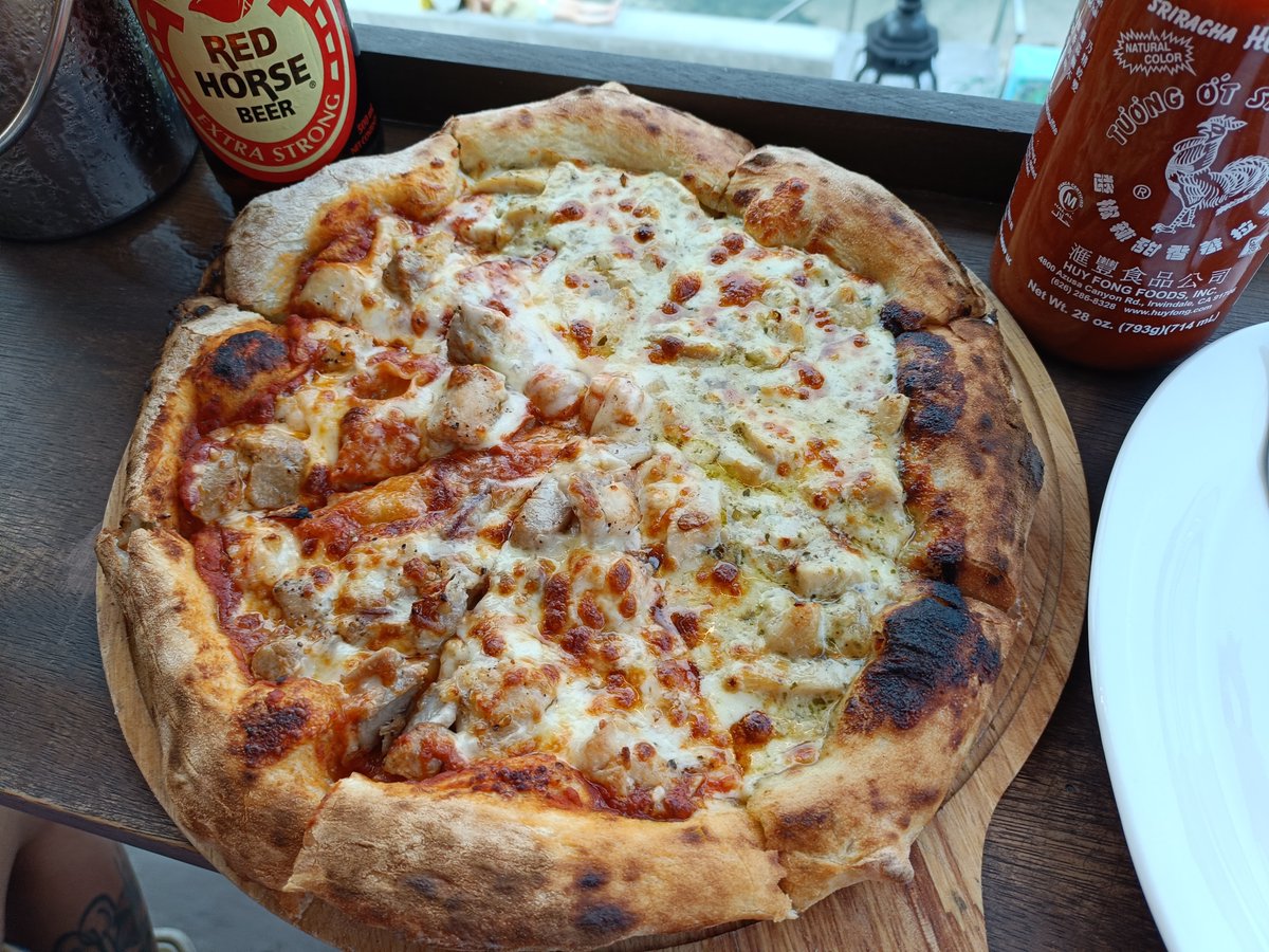 fukuda78's tweet photo. プエルトガレラ
サバングビーチ
ピザ🍕
#masarap https://t.co/1b08CbDXQ1