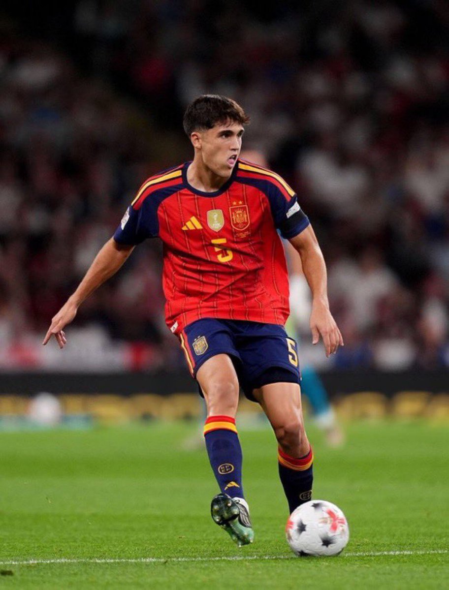 LigaFootbal's tweet photo. 🚨 Pau Cubarsí ne jouera pas avec l’Espagne face à la République tchèque. 🇪🇸

Après avoir disputé les deux premiers matchs dans leur intégralité, Luis de la Fuente a décidé de laisser le défenseur du Barça au repos. Il ne s’agit pas d’une blessure. ❌

🗞️ Ferran Martínez https://t.co/6SG68I6NPc