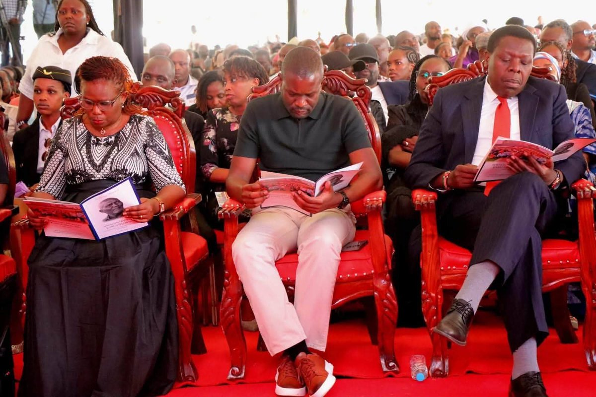 HonWamboka's tweet photo. Currently accompanying H.E. Edwin Watenya Sifuna, alongside other @LindaMwananchi_ leaders and United Opposition to attend the funeral service of the late Mwalimu Jackson Karua, father of @MarthaKarua. https://t.co/KuSNhbCTPF