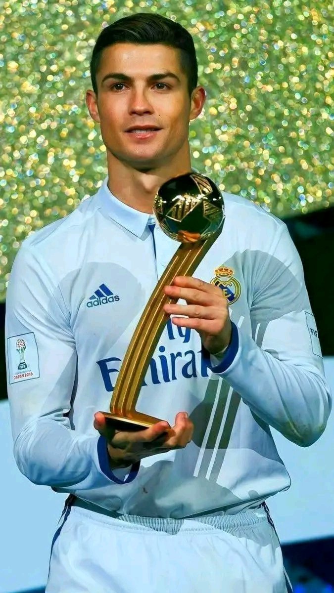 FootballGoatX's tweet photo. The difference between Ronaldo and Messi fans is simple:

Ronaldo fans love Ronaldo and don’t care about Messi. Messi fans hate Ronaldo and think they love Messi.

Ronaldo fans can talk for hours about his career, goals, mentality, longevity, and the moments that made them fall in love with football without mentioning Messi once.

That’s the difference.

One side celebrates their favourite player. The other is still trying to win an argument nobody asked for.

At the end of the day, it’s Ronaldo lovers vs. Ronaldo haters.