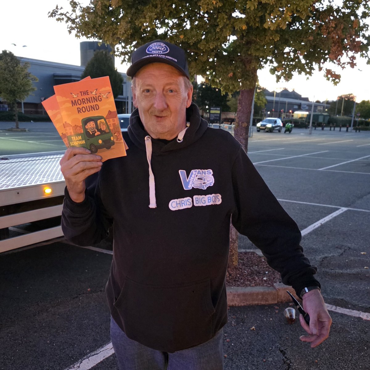 Teamscrapman's tweet photo. Two Books For Vans United Chris 📚🚐

Handed Chris two Team Scrapman books at the Stoke light show! ✨

#TeamScrapman #VansUnited #StokeLightShow https://t.co/y191XVV431