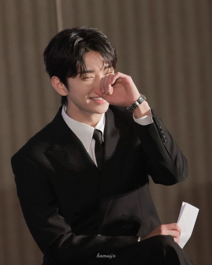 hongjishooa_'s tweet photo. celebrando l'unione dei due cuccioli più cuccioli del mondo ♡ https://t.co/MjDSB14MgA