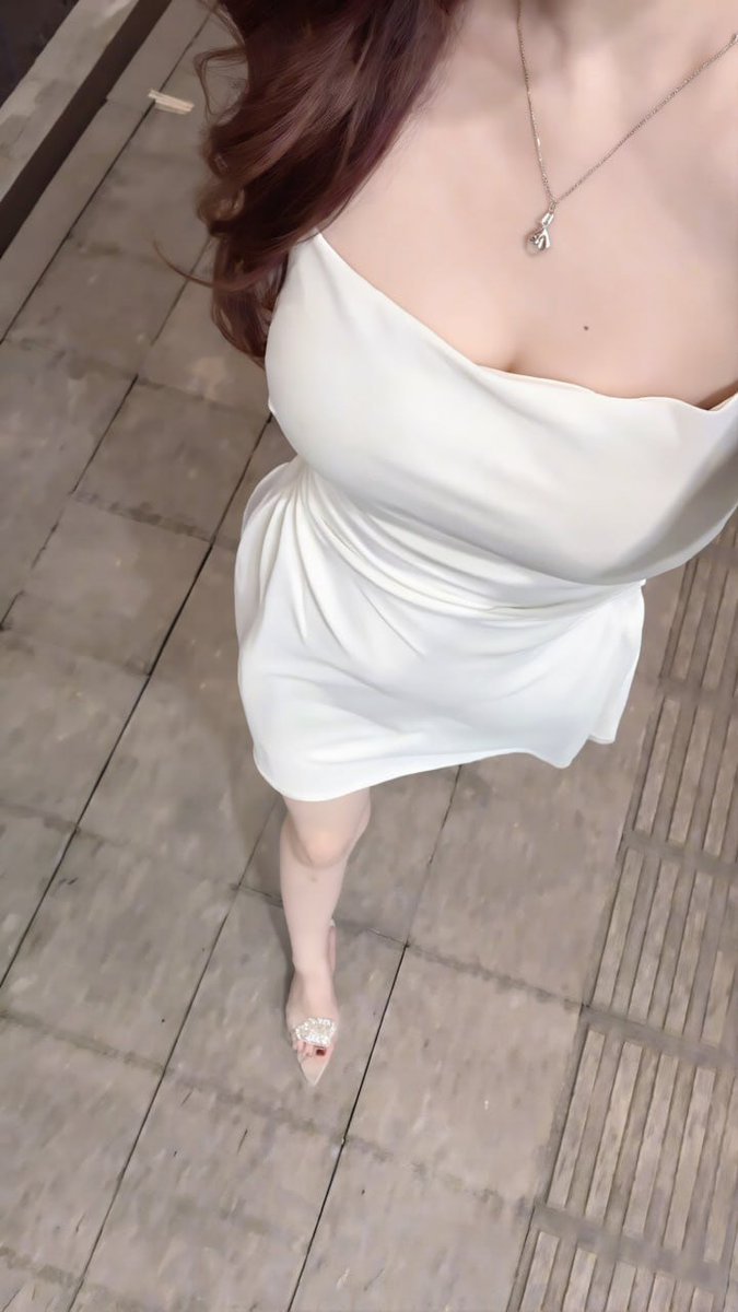 Blotiere2's tweet photo. 谁能想到私底下的女行长是这样的 https://t.co/DSrvI5oA3S