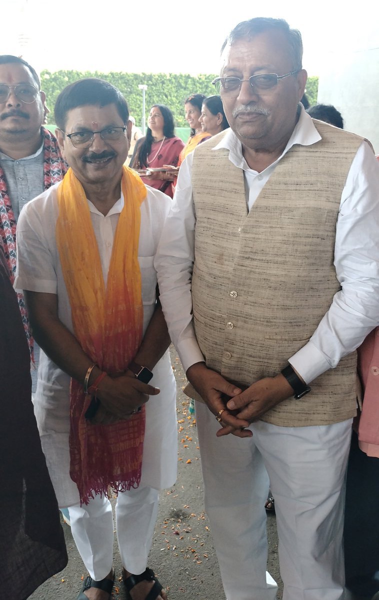 MehrotraRamBJP's tweet photo. आज देहरादून में @BJP4UK के नवनियुक्त प्रदेश संगठन महामंत्री आदरणीय श्री @PhanindranathS3 से सौजन्य भेंट कर आत्मीय अभिनंदन किया।
इस अवसर पर संगठनात्मक सुदृढ़ीकरण पर सार्थक चर्चा हुई। आपका मार्गदर्शन सदैव कार्यकर्ताओं में नई ऊर्जा भरता है। 💐
#BJP #Uttarakhand https://t.co/nY9wVv9ec4