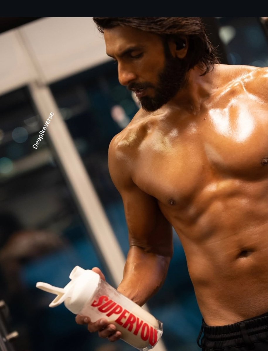kritisinghverse's tweet photo. Wow so hot 🥵🔥 https://t.co/TiUpAwa00z