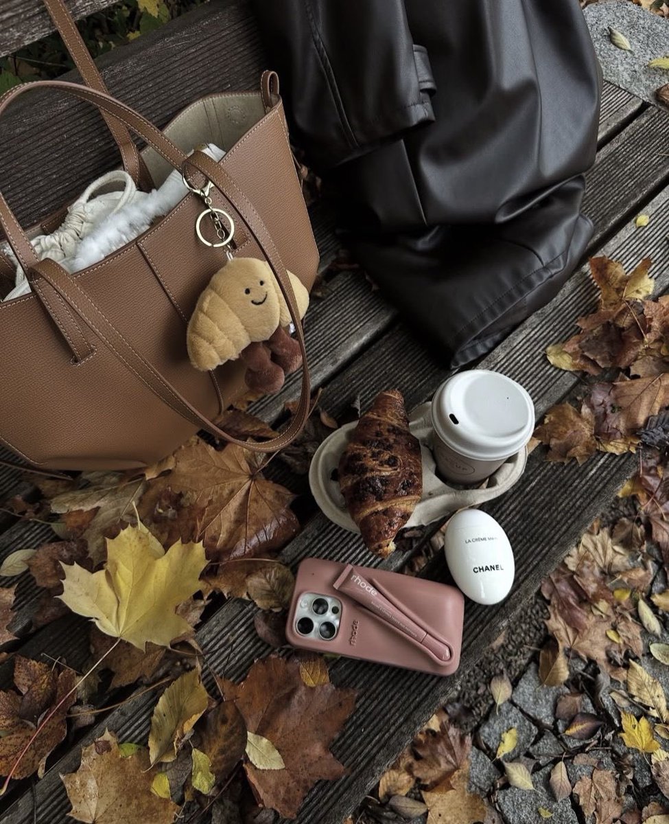 f6omis's tweet photo. Autumn vibes🍁🍂 https://t.co/p5UYlTr4oJ
