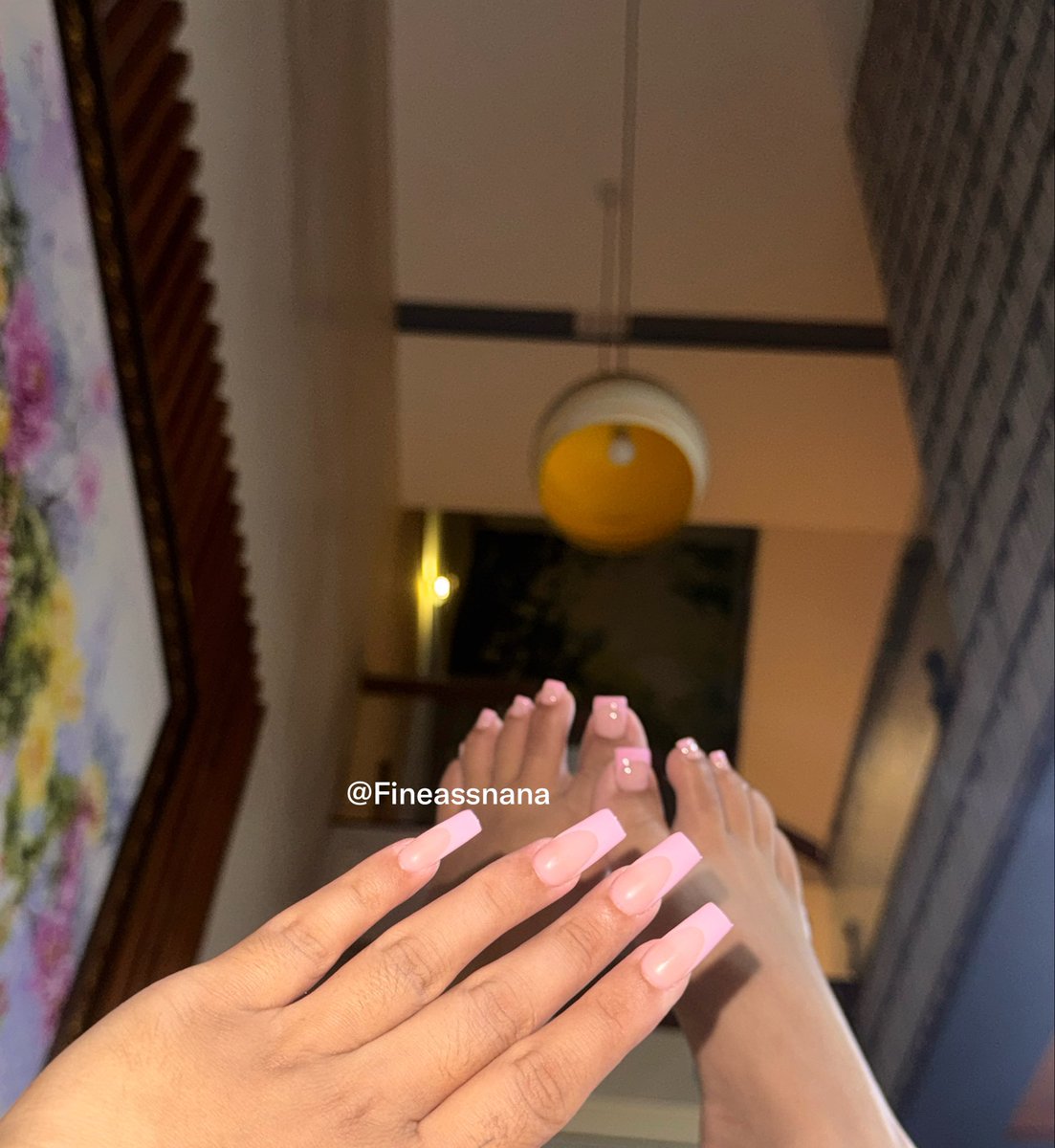 fineassNANA's tweet photo. I have some pretty ass feet, do you agree ? https://t.co/nufO6ZTXCW