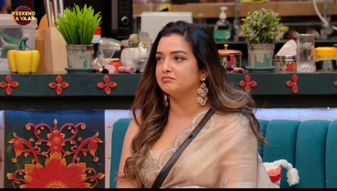 IAMNarcissistt_'s tweet photo. They Called Amrapali Dubey Football But She Is So Gorgeous look at Her 🫠 https://t.co/RMv8KEORo6