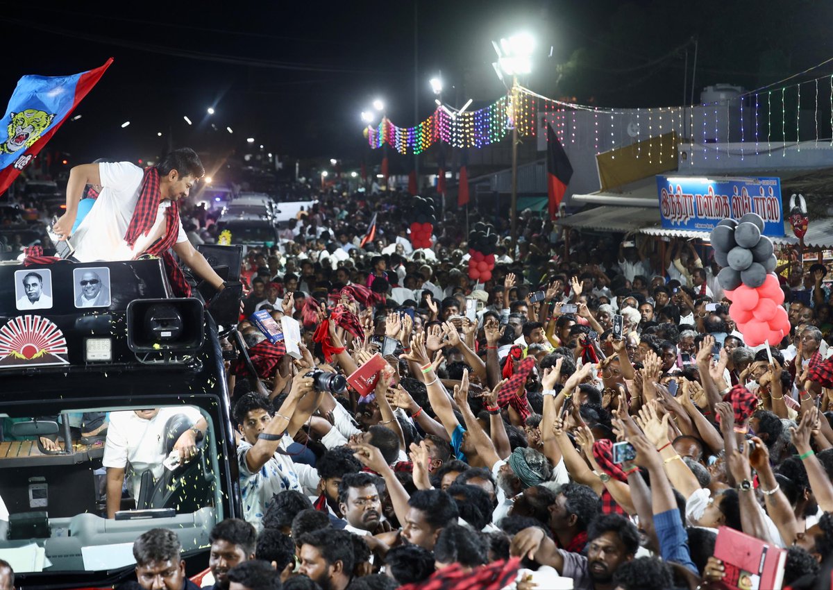 Udhaystalin's tweet photo. தாராபுரம் தொகுதி இடைத்தேர்தலில் போட்டியிடும் கழக வேட்பாளர் சகோதரி சுகன்யாவை ஆதரித்து தளவாய்ப்பட்டணம் ஊராட்சியில் இன்று பரப்புரை செய்தோம். 

சுயநலத்துக்காக MLA பதவியை ராஜினாமா செய்துவிட்டு sofa model ஆட்சியாளர்களோடு சேர்ந்து தாராபுரம் மக்களுக்கு துரோகம் செய்தவர்களை வீழ்த்திட “ஆதரிப்பீர் உதயசூரியன்” என கேட்டுக் கொண்டோம்.

@KN_NEHRU @mp_saminathan @V_Senthilbalaji @dmkpadhu @keprakashdmk @pssrinivasandmk #INBARAGU @C_ANAND_KUMAR