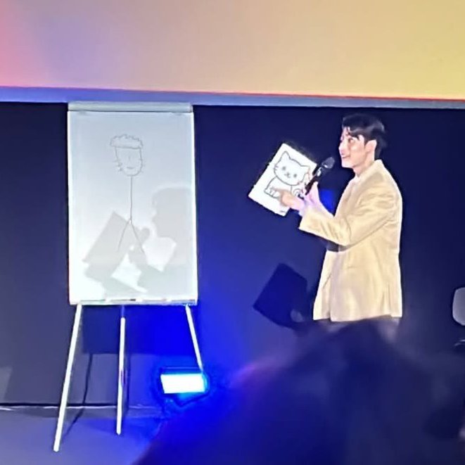 rraben_bbb's tweet photo. INNONGSA FANMEET IN MILAN
#InnOngsaFM_Milan

The artist                                     The art https://t.co/yFoLoVDdUo