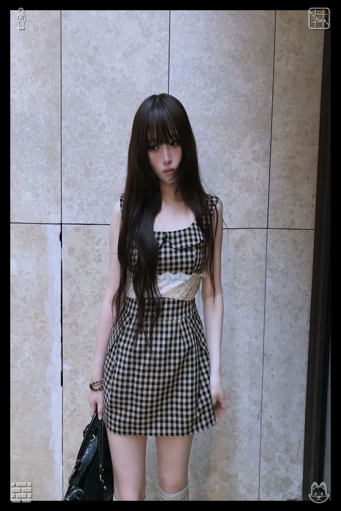 poloissocute's tweet photo. 📟Vegetable soup Vegetables, peeledShe checked out a few fashion books, looking for inspiration for future outfits. She sat at a table, flipping through the pages, and took a photo of her outfit with the books, a caption about style and inspiration. https://t.co/DV3iKiyvfb